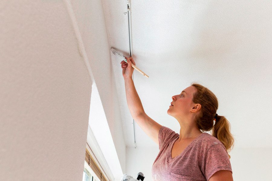 Cut in paint while ceiling painting